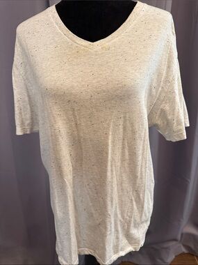 Old Navy Cream Speckled V-Neck Short Sleeve Tee